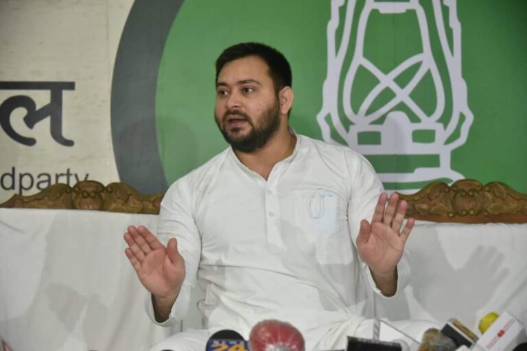 RJD leader Tejashwi Yadav challenged Bihar CM Nitish Kumar to fight election against him. (File photo)