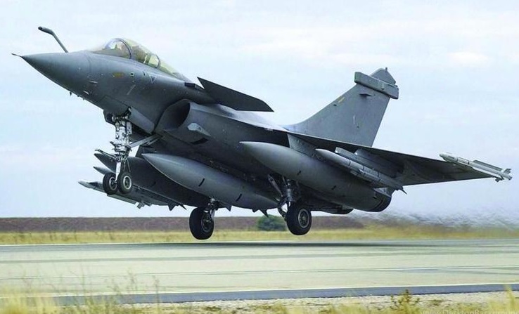 Rajnath Singh stated the induction of Rafale is important given the situation at borders. ( File photo, Image courtesy: Asian age)