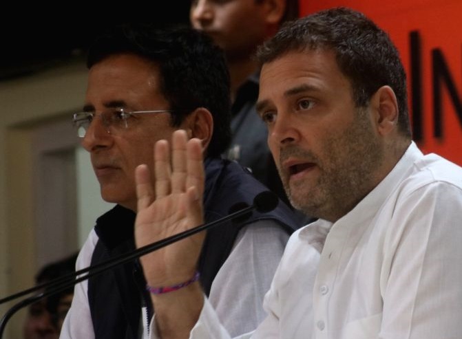 Congress leaders Rahul Gandhi and Randeep Surjewala attacked Central government over economy, separately. (File Photo)