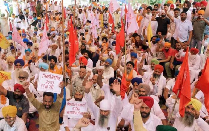 Punjab farmers gave green signal to trains. (Image credit: NDTV)