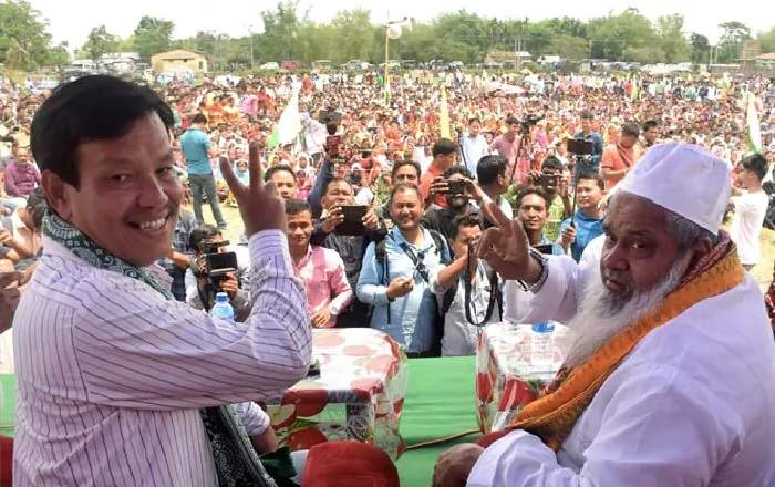 AIUDF chief Badruddin Ajmal (R) addressing a rally in Assam (Image credit: NDTV)