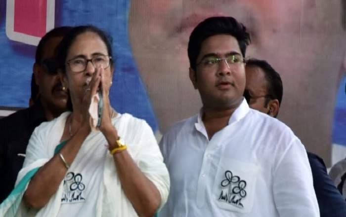 Mamata Banerjee with her nephew Abhishek Banerjee (R) (Image credit: ThePrint)