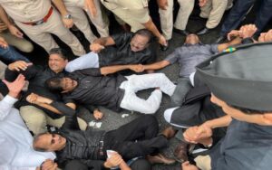 Congress leaders during protest against Inflation, unemployment and GST on food items in New Delhi. (Image courtesy: Rahul Gandhi twitter)