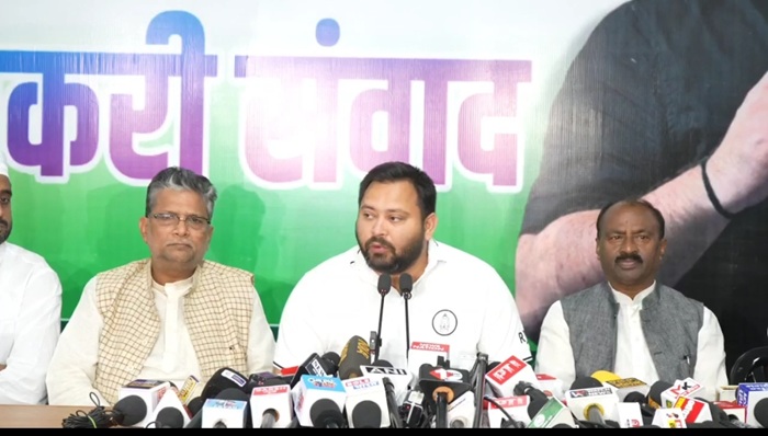 Mahaghathbandhan CM face Tejashwi Yadav maintained that he will form government on 18th November.